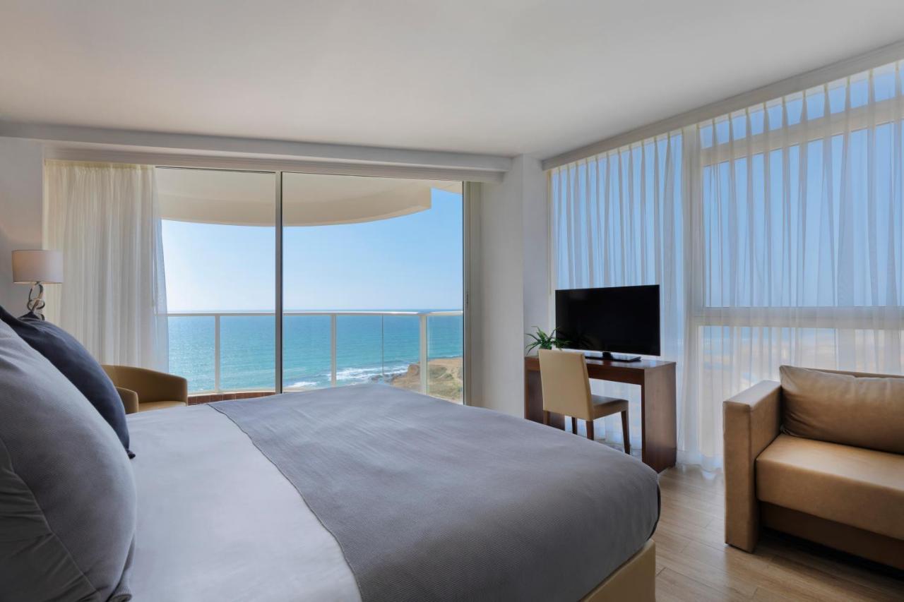 Ramada Resort Hadera Beach Екстериор снимка